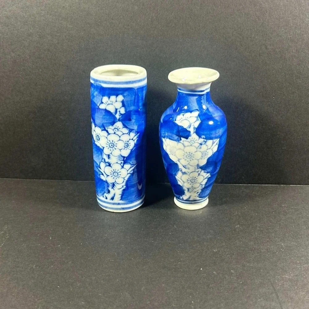 Chinoiserie Bud Vases Blue White Floral Porcelain Set of 2 Small size